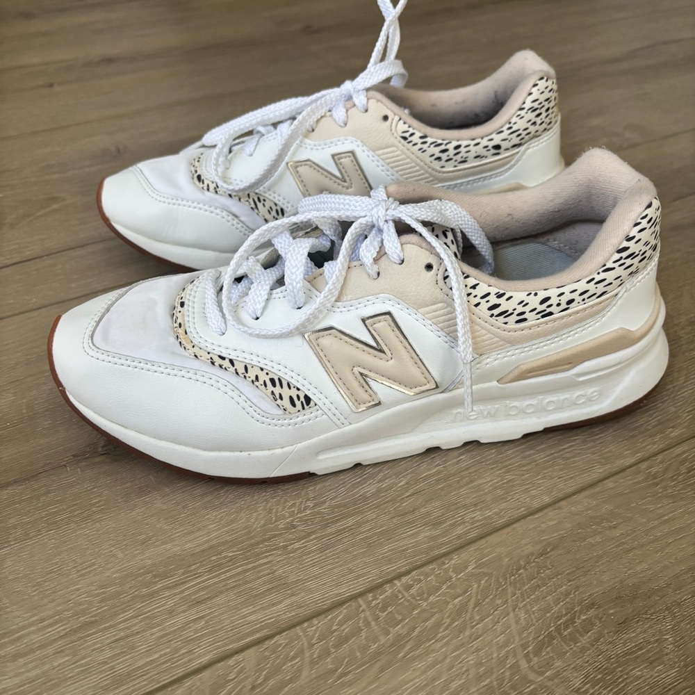 New Balance Sneakers 997H White & Animal Print Womens' 7.5